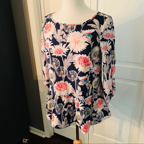 LC Lauren Conrad Tops - Lauren Conrad flowered Top